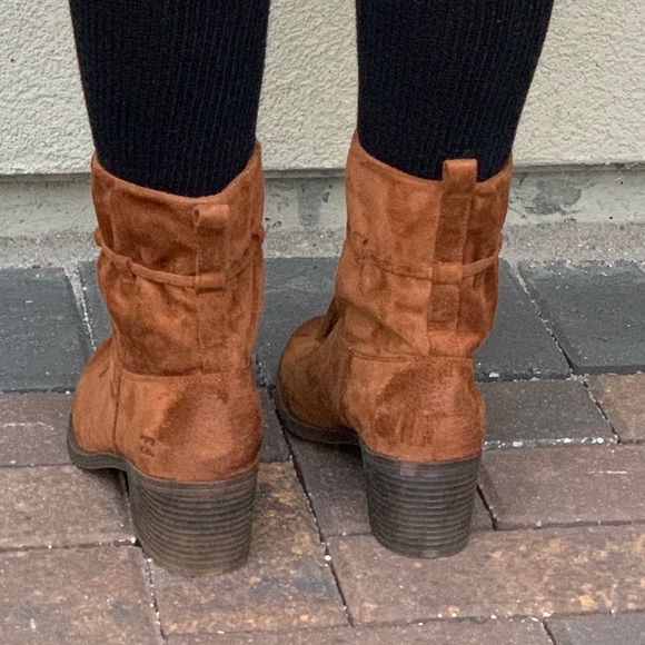 Boho Burnished Toe Wrap Around Chunky Heel Boots - Picture 6 of 7